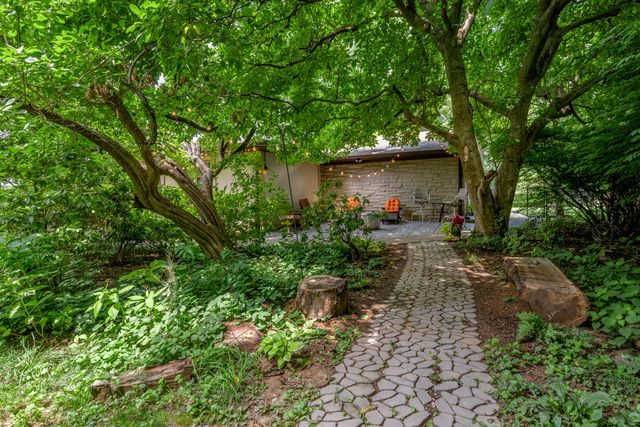 1894 Parkers Mill Road, Lexington, KY 40504