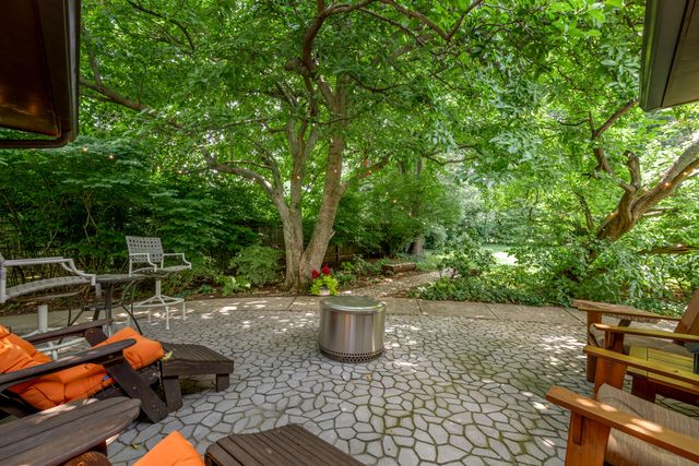 1894 Parkers Mill Road, Lexington, KY 40504