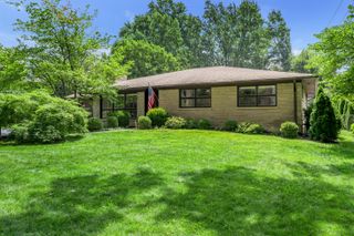 1894 Parkers Mill Road, Lexington, KY 40504
