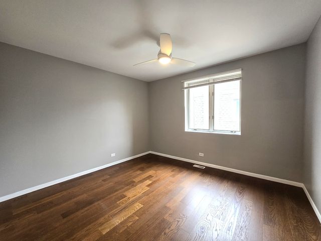 1111 S Waukegan Road S 14, Lake Forest, IL 60045
