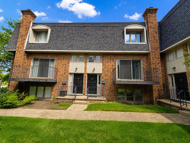 1111 S Waukegan Road S 14, Lake Forest, IL 60045