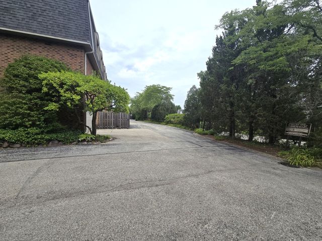 1111 S Waukegan Road S 14, Lake Forest, IL 60045