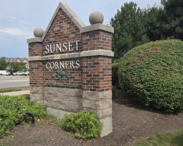 1111 S Waukegan Road S 14, Lake Forest, IL 60045