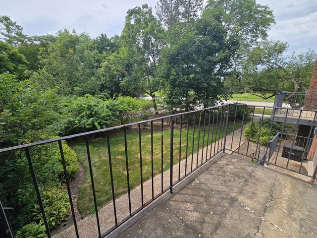 1111 S Waukegan Road S 14, Lake Forest, IL 60045