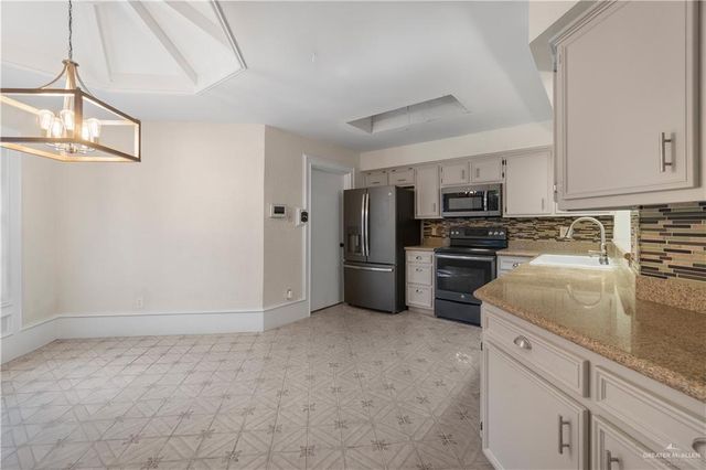 2908 Swallow Avenue, Mcallen, TX 78504