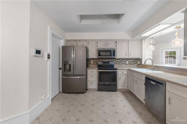 2908 Swallow Avenue, Mcallen, TX 78504