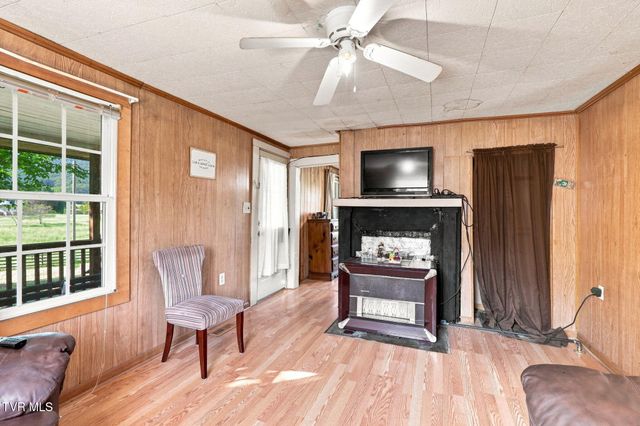 1786 Goshen Valley Road, Church Hill, TN 37642