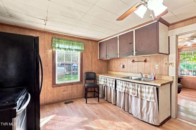 1786 Goshen Valley Road, Church Hill, TN 37642