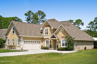7555 Mahalo Hui Drive, Diamondhead, MS 39525
