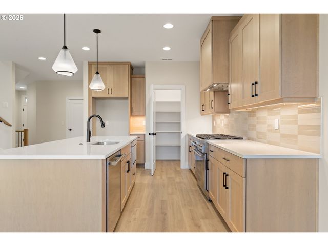 2888 Nw 114TH Ter, Portland, OR 97229