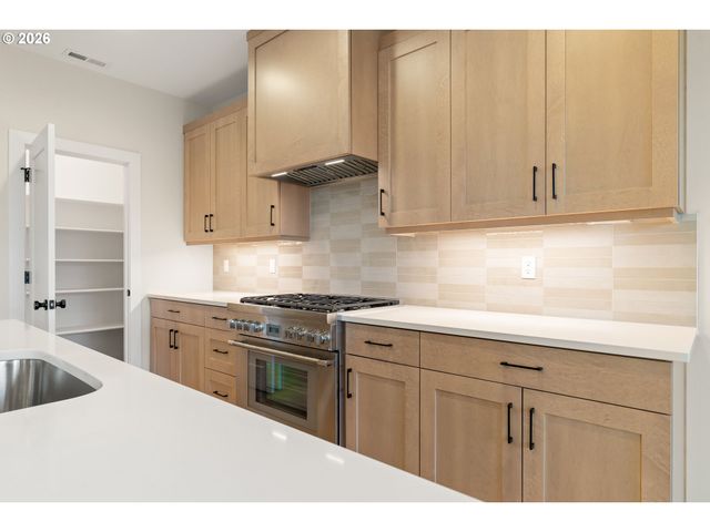 2888 Nw 114TH Ter, Portland, OR 97229