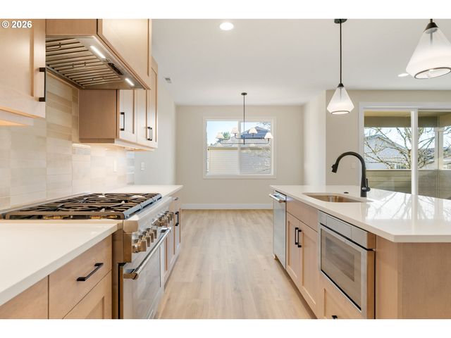 2888 Nw 114TH Ter, Portland, OR 97229