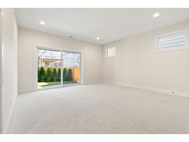 2888 Nw 114TH Ter, Portland, OR 97229