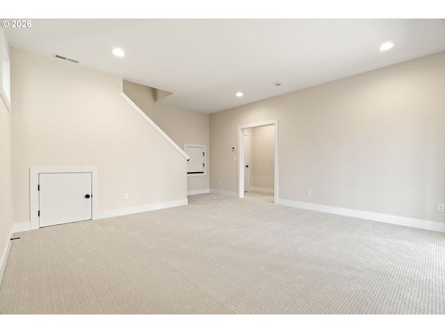 2888 Nw 114TH Ter, Portland, OR 97229