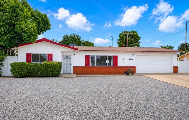 13555 3rd, Yucaipa, CA 92399