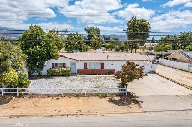 13555 3rd, Yucaipa, CA 92399