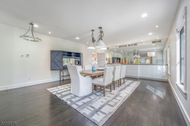 60 Fernwood Rd, Summit City, NJ 07901