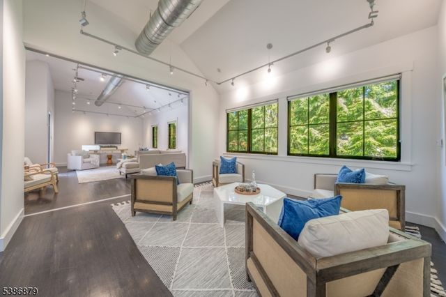 60 Fernwood Rd, Summit City, NJ 07901