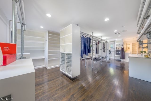 60 Fernwood Rd, Summit City, NJ 07901