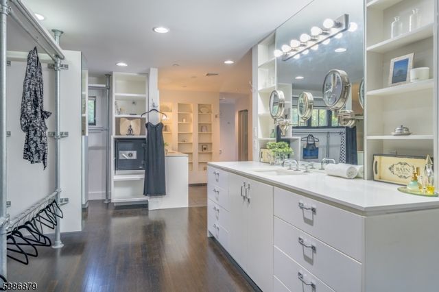 60 Fernwood Rd, Summit City, NJ 07901