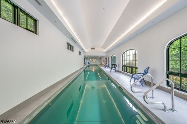 60 Fernwood Rd, Summit City, NJ 07901