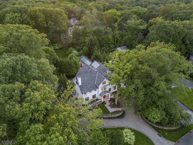 60 Fernwood Rd, Summit City, NJ 07901