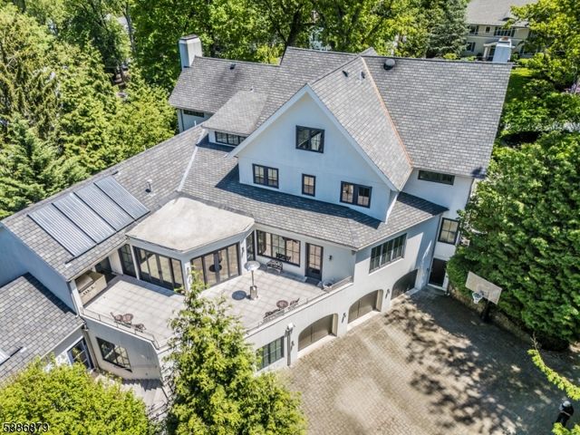 60 Fernwood Rd, Summit City, NJ 07901