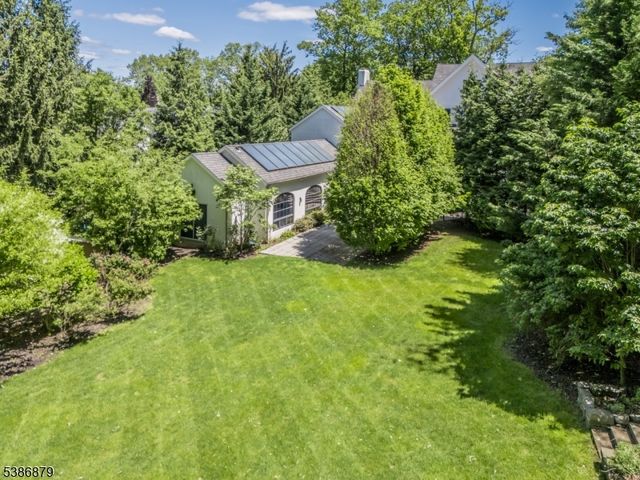 60 Fernwood Rd, Summit City, NJ 07901