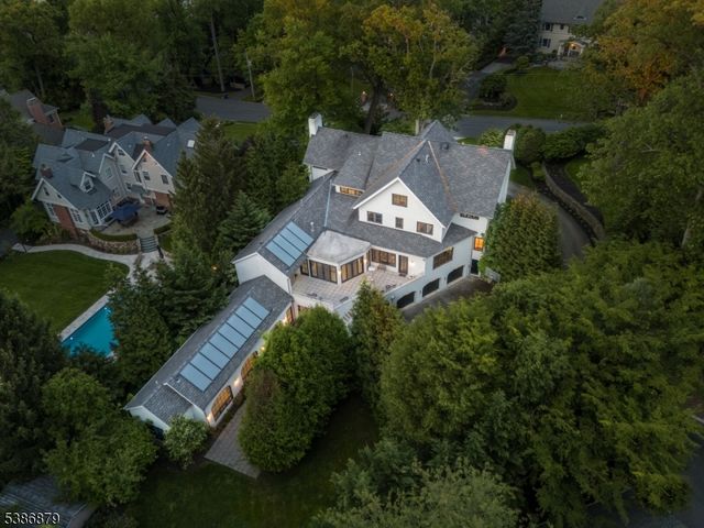 60 Fernwood Rd, Summit City, NJ 07901