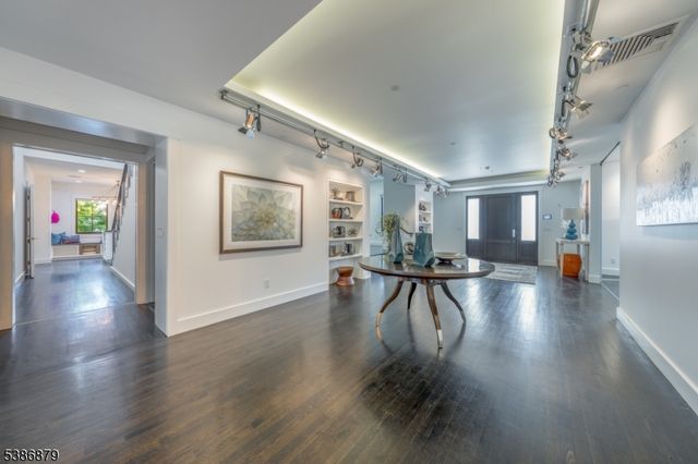 60 Fernwood Rd, Summit City, NJ 07901