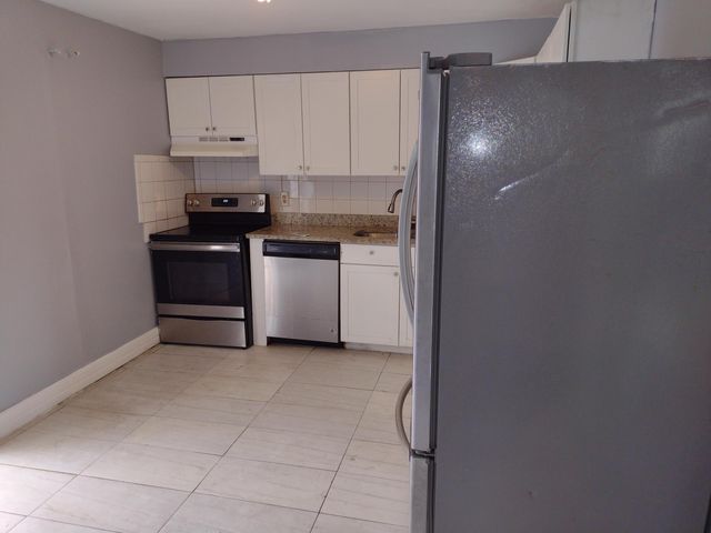 5911 Barbados Way E, West Palm Beach, FL 33407