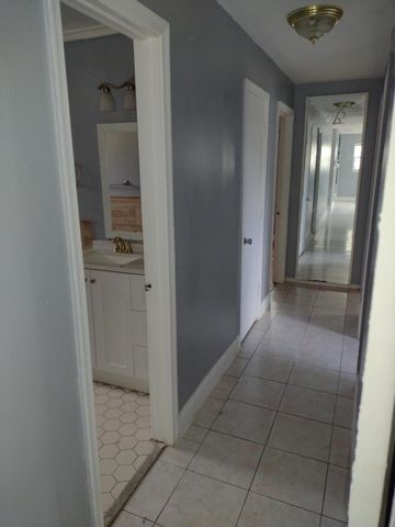 5911 Barbados Way E, West Palm Beach, FL 33407