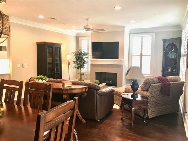 111 Gascoigne Ave 204, St Simons Island, GA 31522