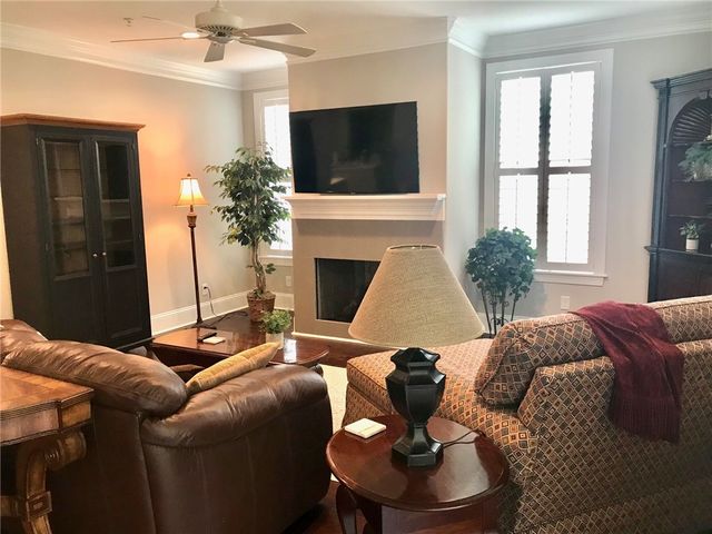 111 Gascoigne Ave 204, St Simons Island, GA 31522