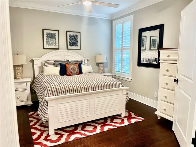 111 Gascoigne Ave 204, St Simons Island, GA 31522