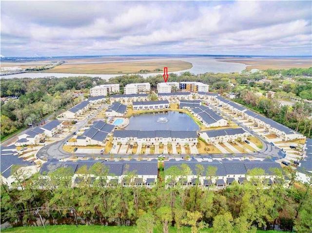 111 Gascoigne Ave 204, St Simons Island, GA 31522