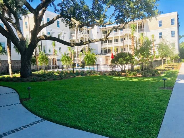 111 Gascoigne Ave 204, St Simons Island, GA 31522