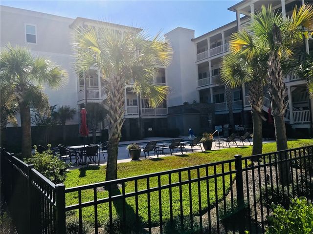 111 Gascoigne Ave 204, St Simons Island, GA 31522