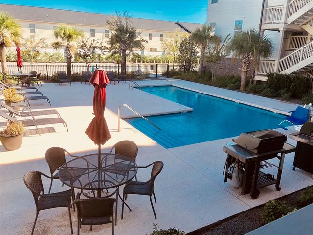 111 Gascoigne Ave 204, St Simons Island, GA 31522