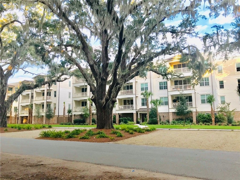 111 Gascoigne Ave 204, St Simons Island, GA 31522