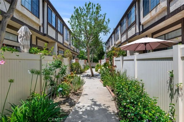 20737 Roscoe Boulevard 703, Winnetka, CA 91306