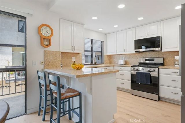 20737 Roscoe Boulevard 703, Winnetka, CA 91306