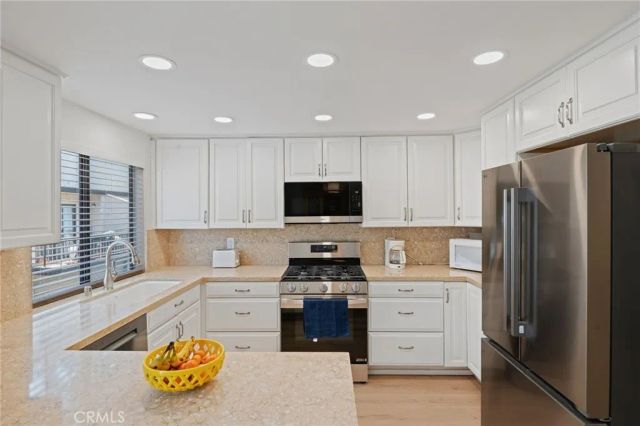 20737 Roscoe Boulevard 703, Winnetka, CA 91306