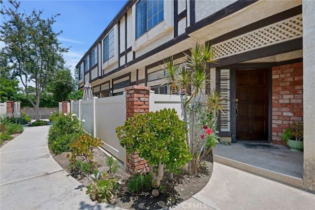 20737 Roscoe Boulevard 703, Winnetka, CA 91306