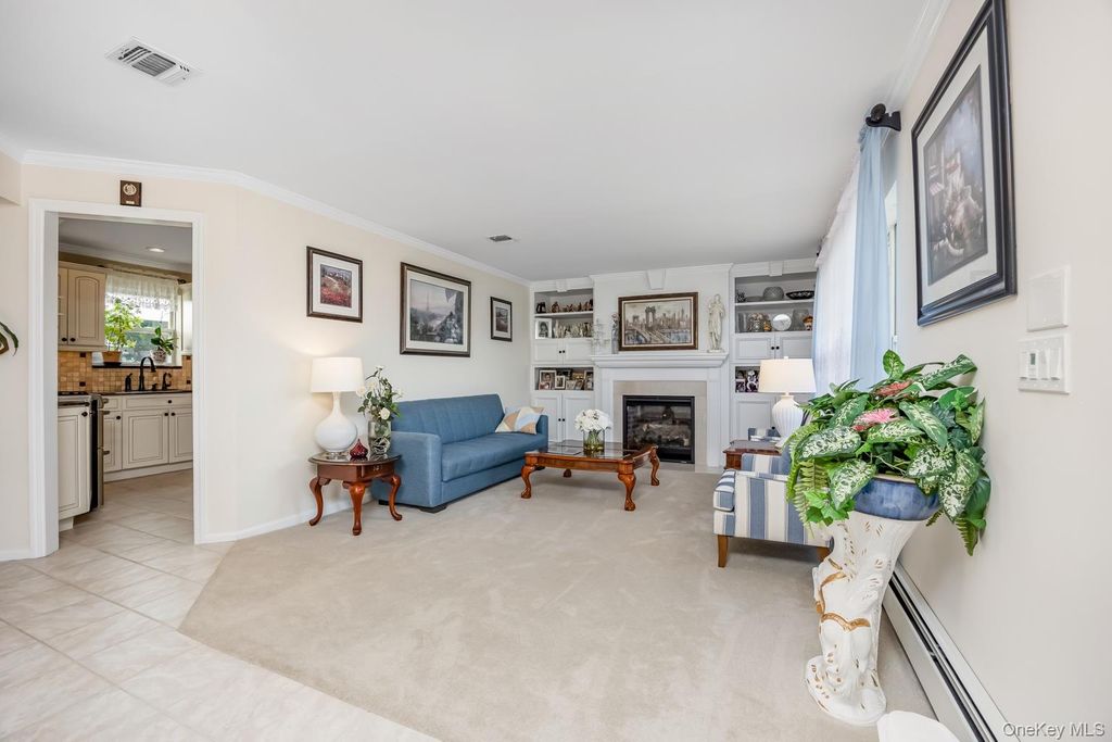 4 Vera Court, Centereach, NY 11720 — photo 2