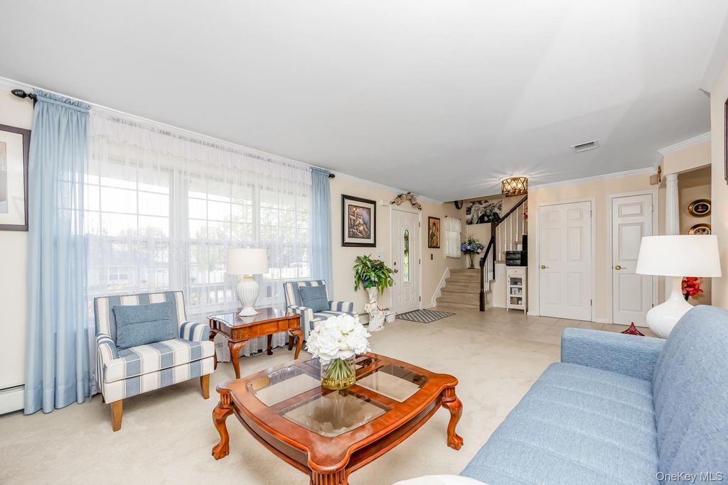 4 Vera Court, Centereach, NY 11720 — photo 3
