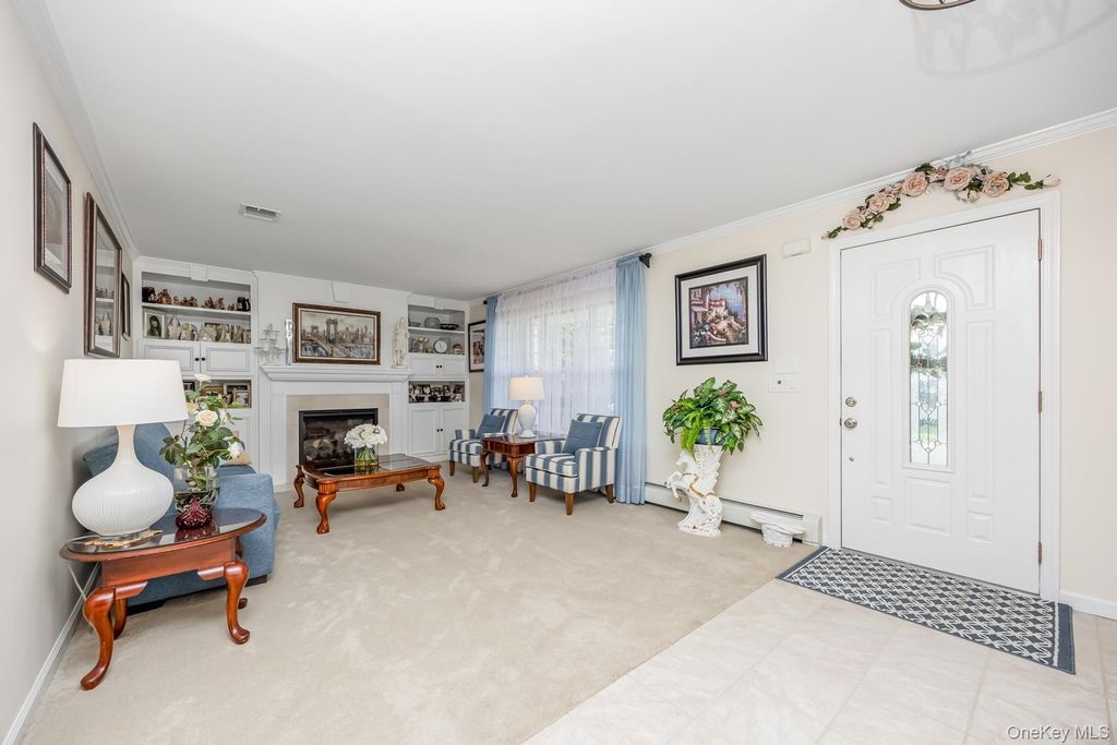4 Vera Court, Centereach, NY 11720 — photo 4
