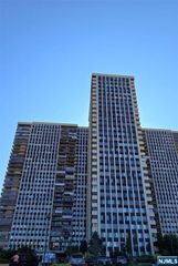 200 Winston 121, Cliffside Park, NJ 07010