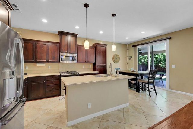 1243 Santa Barbara, Yuba City, CA 95991
