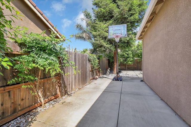 1243 Santa Barbara, Yuba City, CA 95991